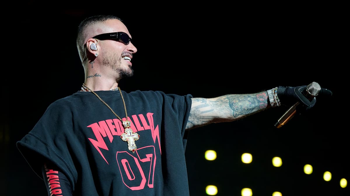 J Balvin vive su noche legendaria, rodeado de grandes amigos en su concierto de 7 horas en Medellín, aunque con un ‘pero’