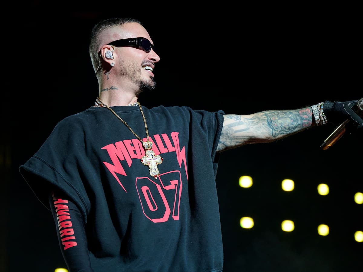 J Balvin vive su noche legendaria, rodeado de grandes amigos en su concierto de 7 horas en Medellín, aunque con un ‘pero’