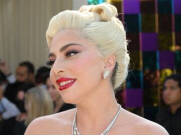 Lady Gaga triunfa con su vestido de los Premios Oscar, pero el de la fiesta de después