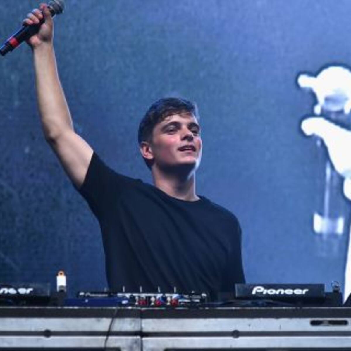 ¡Imperdible versión acústica de ‘Scared To Be Lonely’ de Martin Garrix!