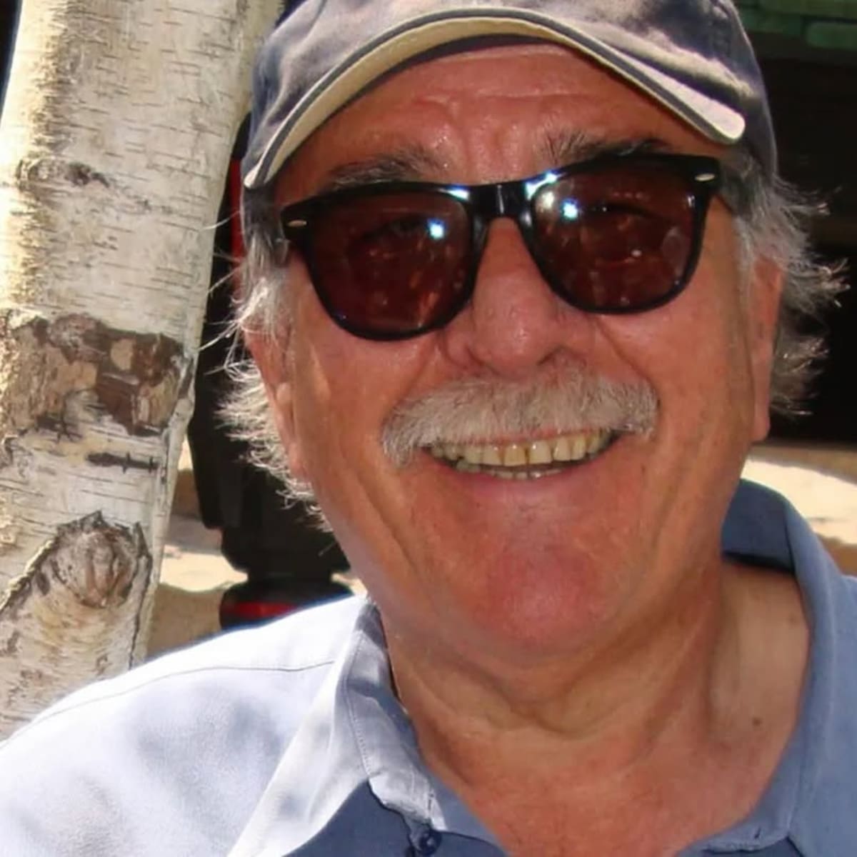 Muere Jim Geoghan, creador de 'Hotel dulce hotel: Las aventuras de Zack y Cody', a los 79 años