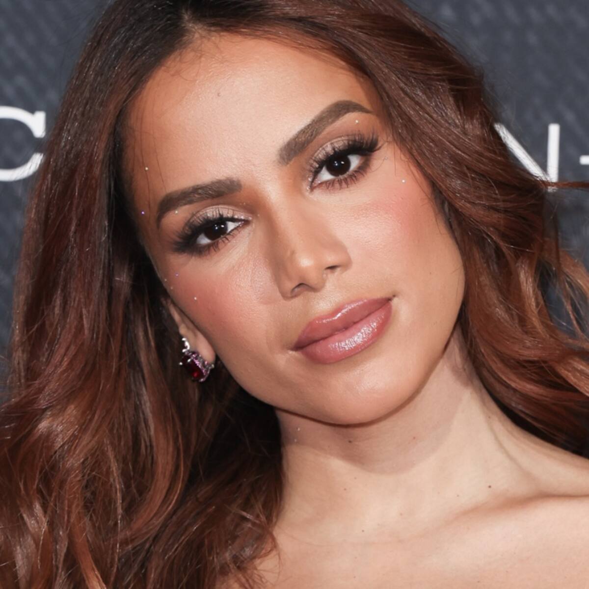 Anitta causa sensación con sus pantalones brilli-brilli