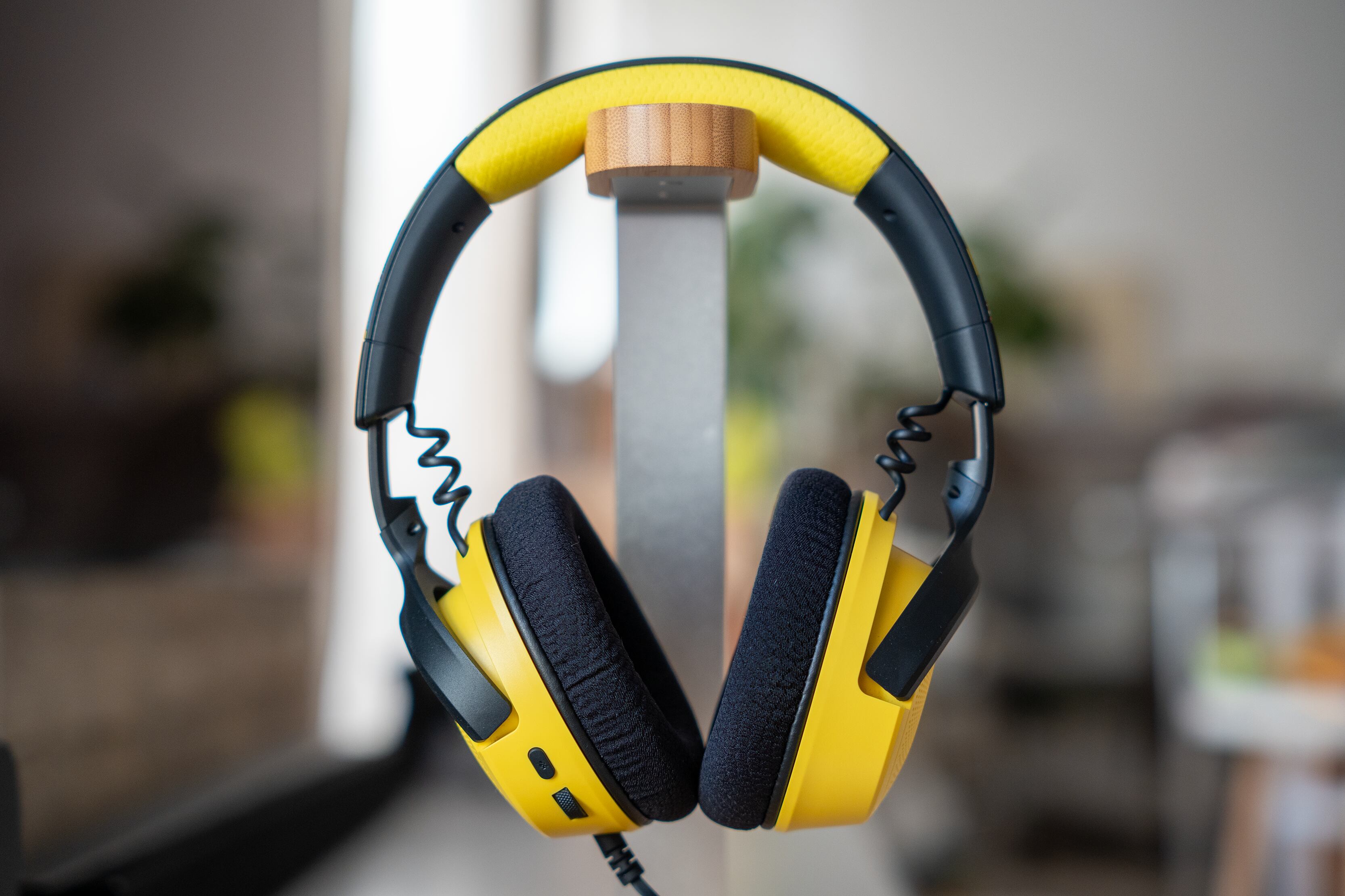 Razer Kraken V4 X Pokémon Edition