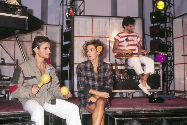 Nacho Cano, Ana Torroja y José María Cano (Mecano), en un set de televisión.