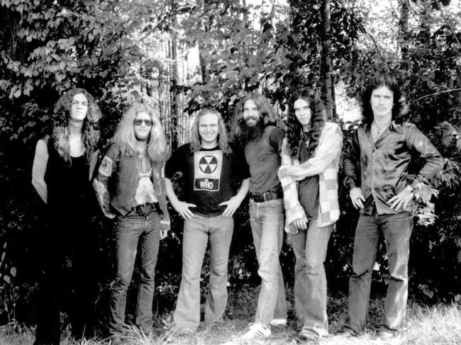 'Lynyrd Skynyrd' en 1975. De izquierda a derecha: Allen Collins, Leon Wilkeson, Ronnie Van Zandt, Artimus Pyle, Gary Rossington y Billy Powell.