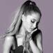¿Por qué le tiraron con un iPhone a Ariana Grande?