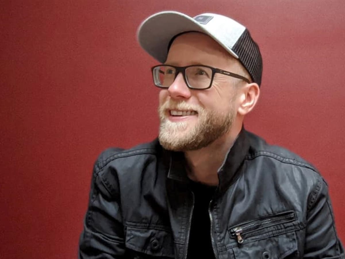 TJ Klune como referente queer o ‘Bar Gay’ de Jeremi Atherton Lin, entre las novedades de la semana que da comienzo al Orgullo