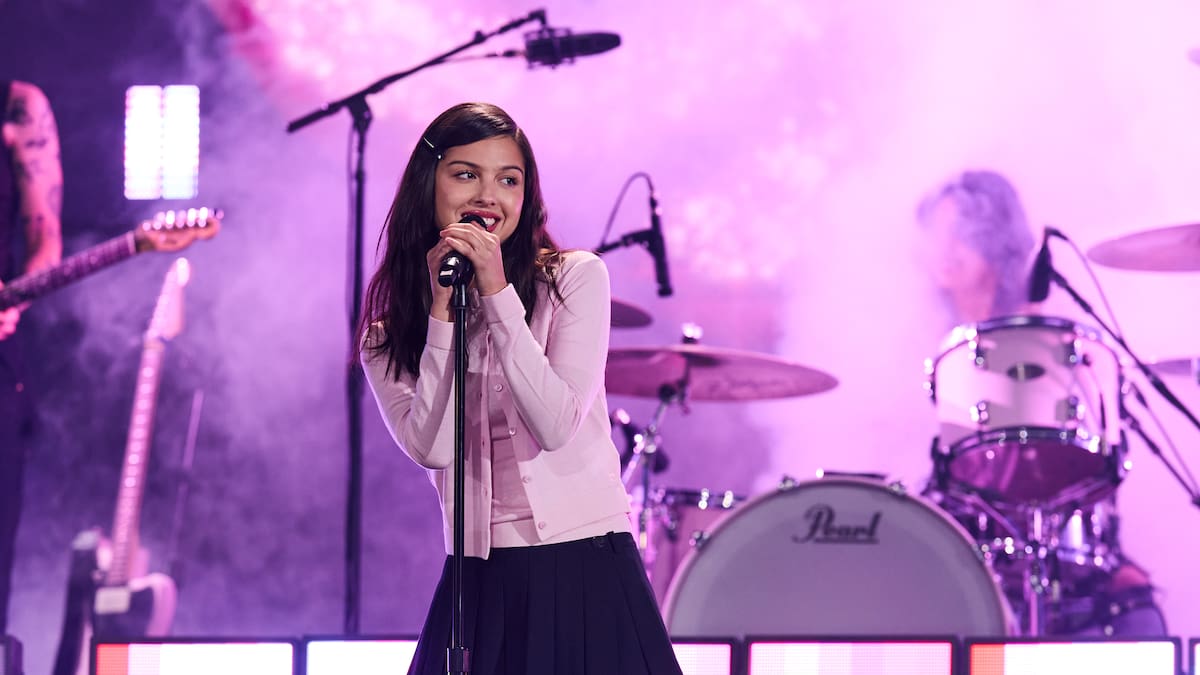 Olivia Rodrigo sorprende con su actuación en New York y protagoniza un momento viral con la hija de Jimmy Kimmel