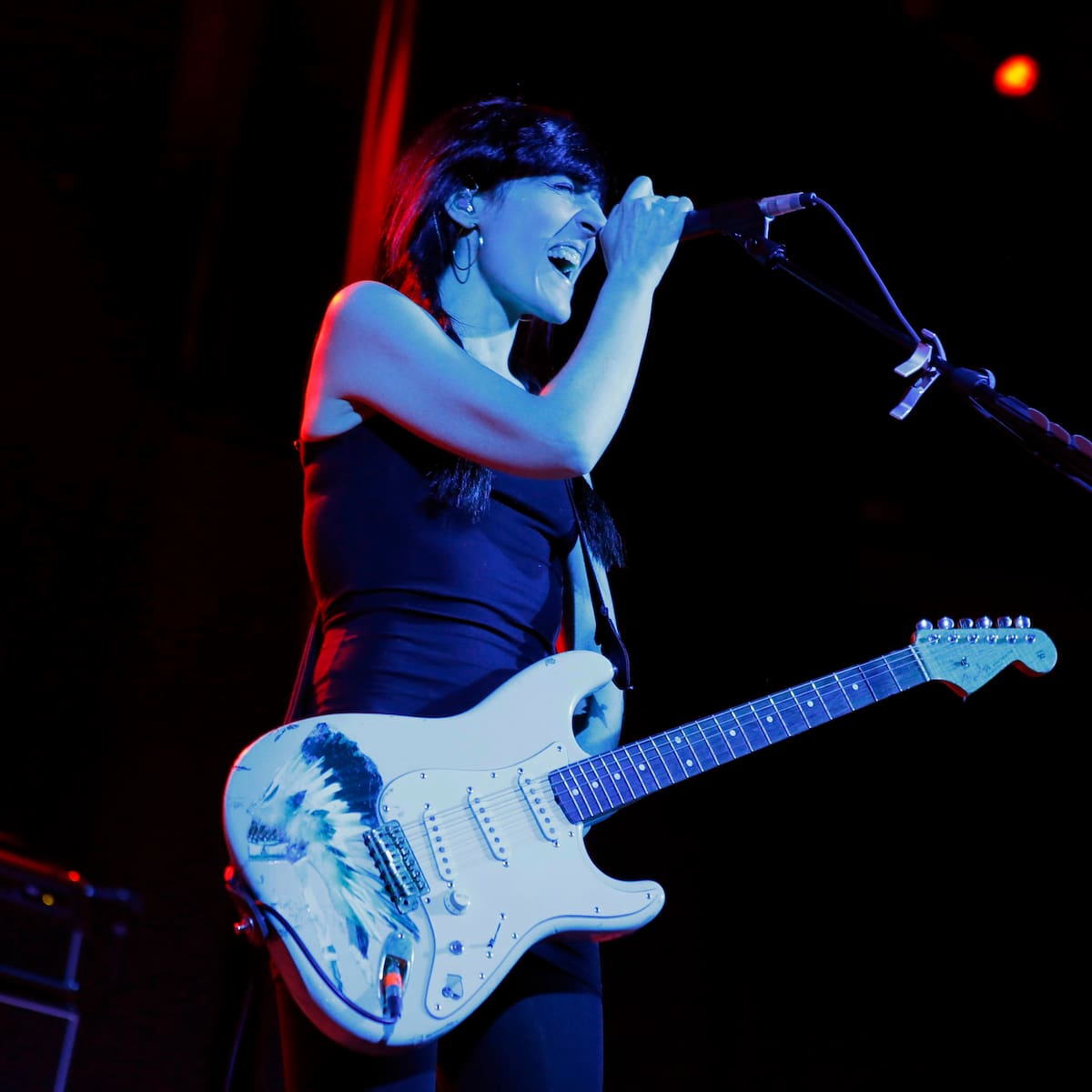 Cristina Llanos cumple 49: la mujer que con Dover dinamitó el rock español