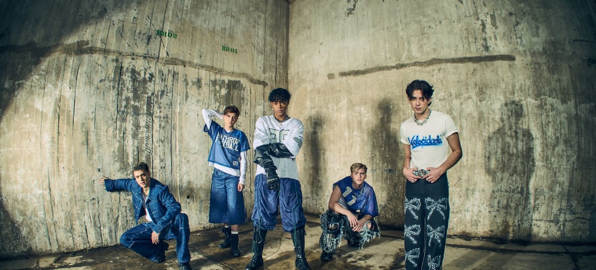 Santos Bravos, boyband latina