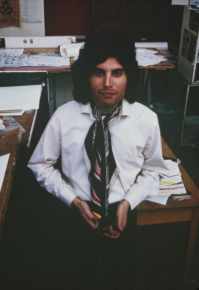 Freddie Mercury, posando en el Ealing Art College en Londres en 1969.