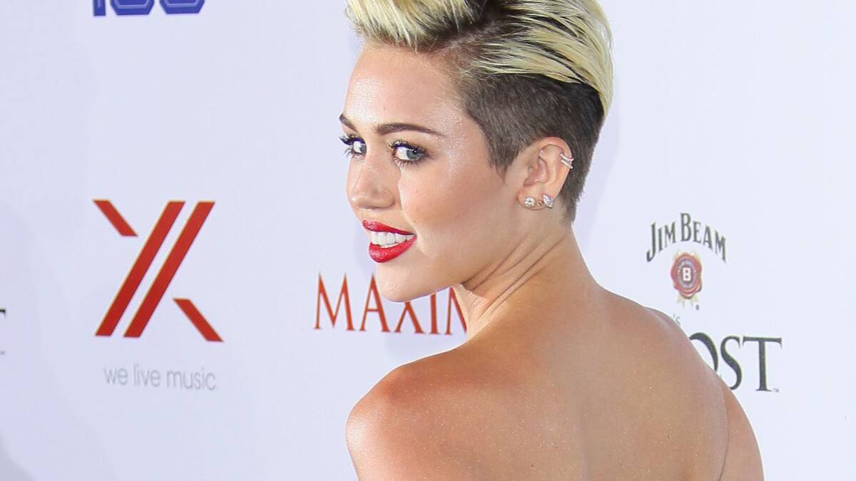 El precioso detalle de Miley Cyrus con un niño que vendía sus juguetes para ir a uno de sus conciertos