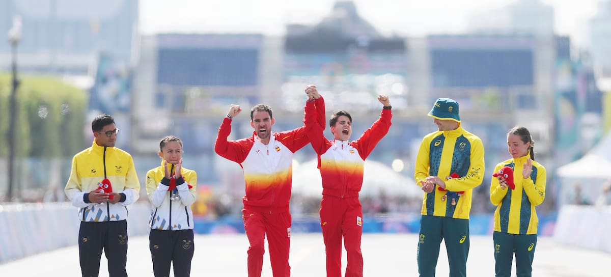 María Pérez y Álvaro Martín se cuelgan el oro en la maratón de relevos mixto