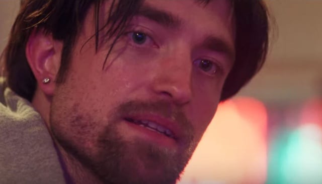 Robert Pattinson en una captura del trailer de &#039;Good Times&#039;