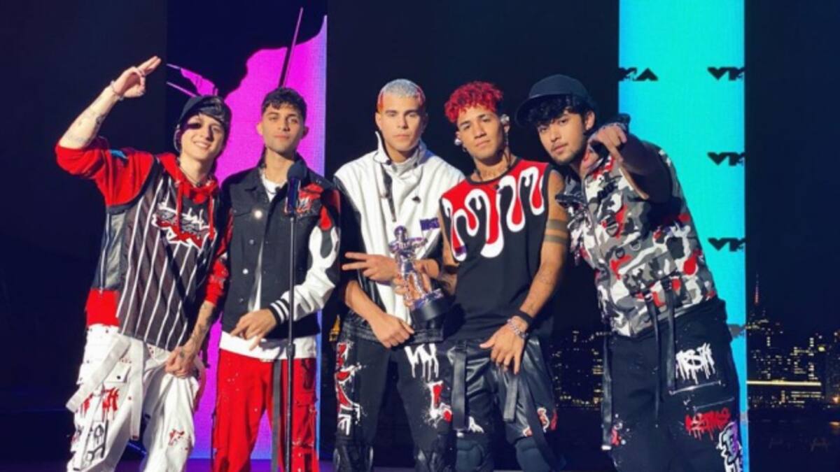 CNCO estrena el video de "Beso"