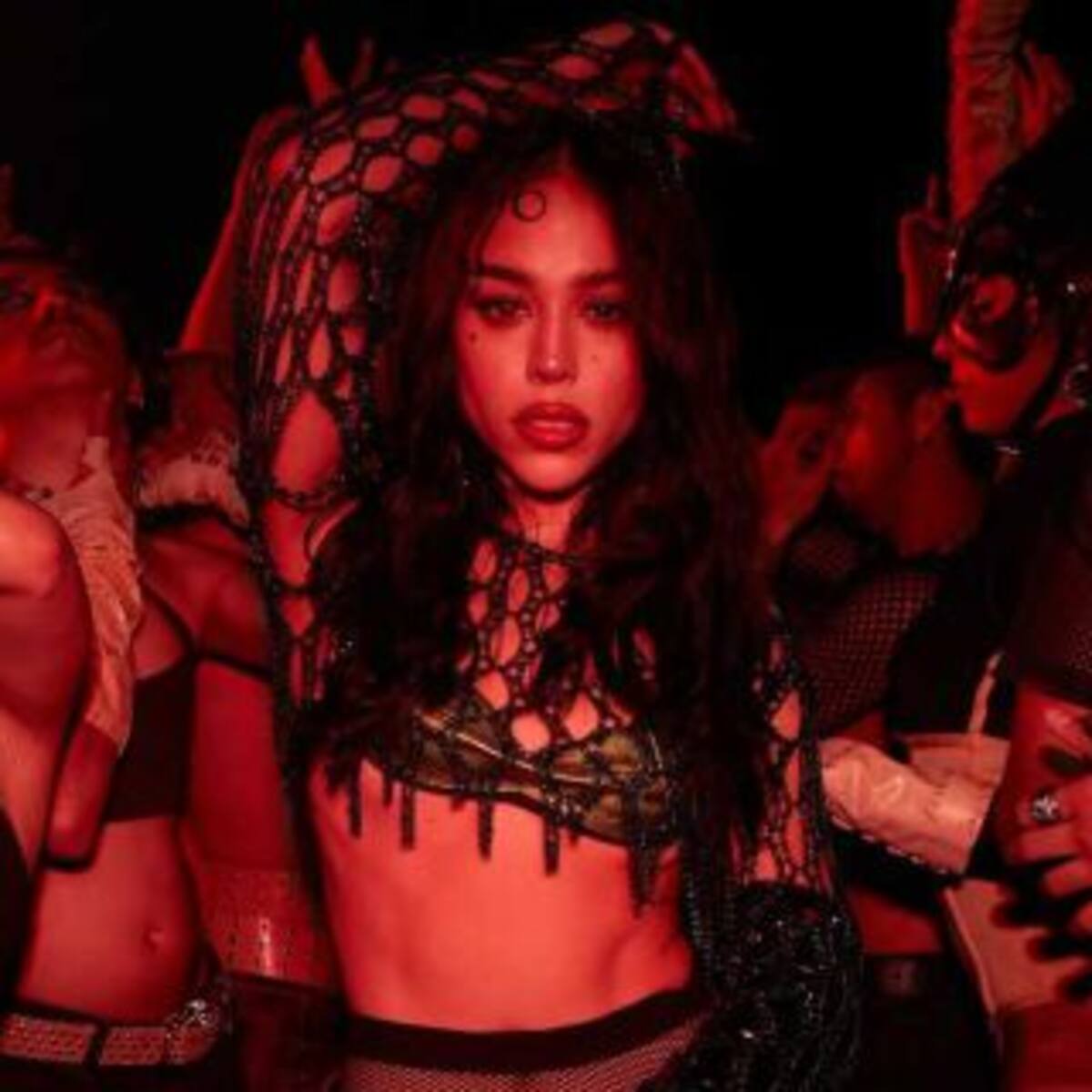 DANNA SE PRESENTÓ EN LOS VMAS Y DIÓ UN NUEVO ANUNCIO