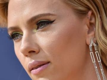 Scarlett Johansson se redujo el busto, así quedó