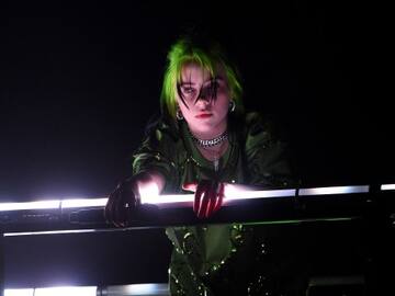 JENNIFER LOPEZ Y SU HIJA SE FUNDEN EN UN EMOTIVO ABRAZO CON BILLIE EILISH