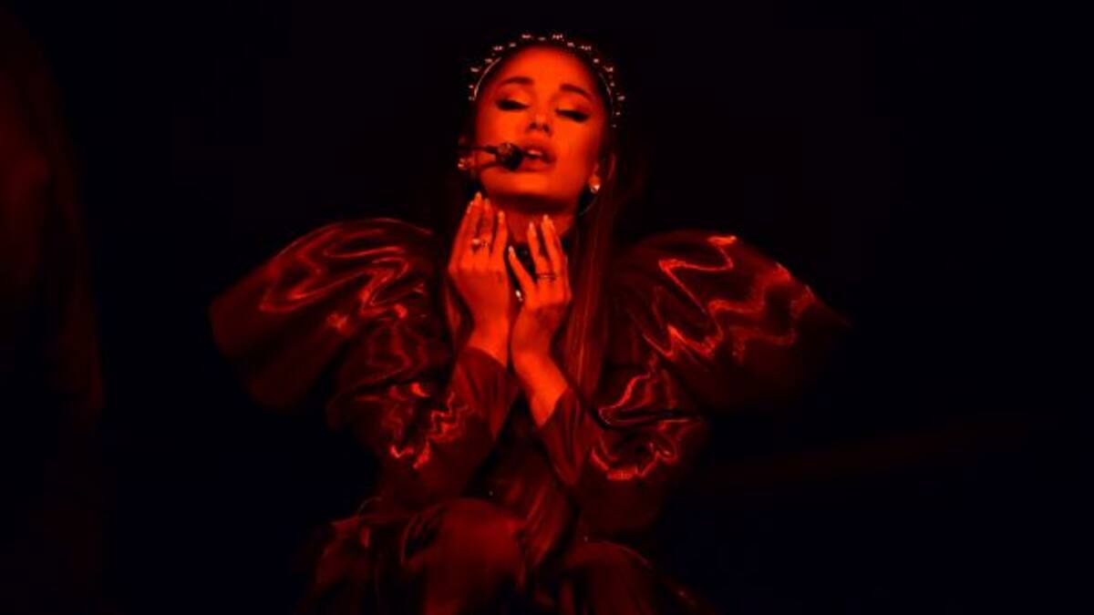 Ariana Grande y su baño de lágrimas durante un concierto