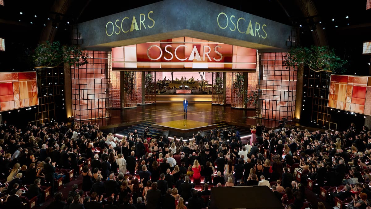 Los Premios Oscar vuelven a ir a lo seguro y repiten presentador para su edición de 2027