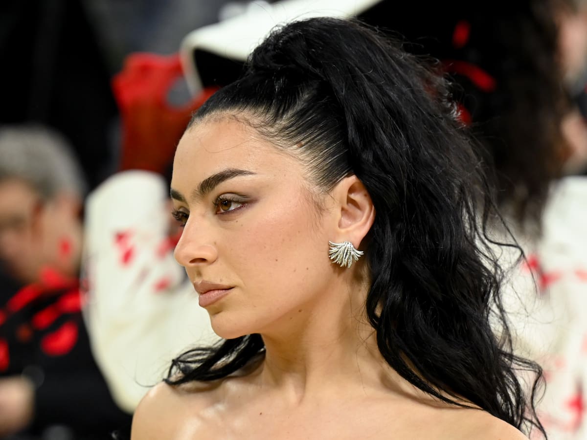 Letra y significado de la próxima canción de Charli XCX, ‘SS26’