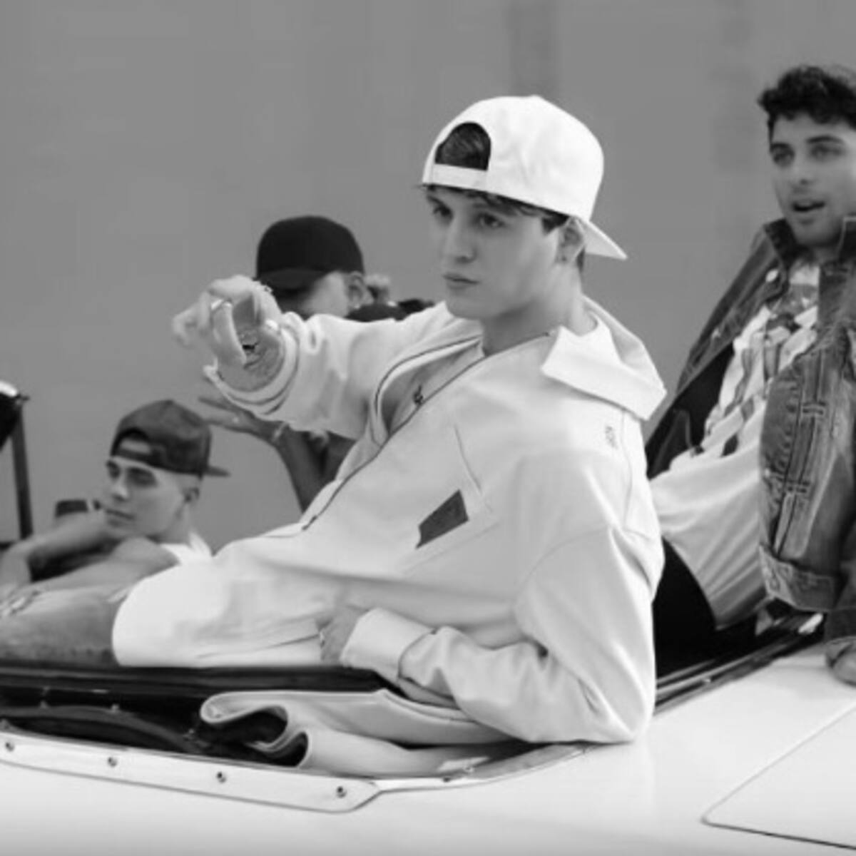 CNCO estrena "Tan Enamorados"