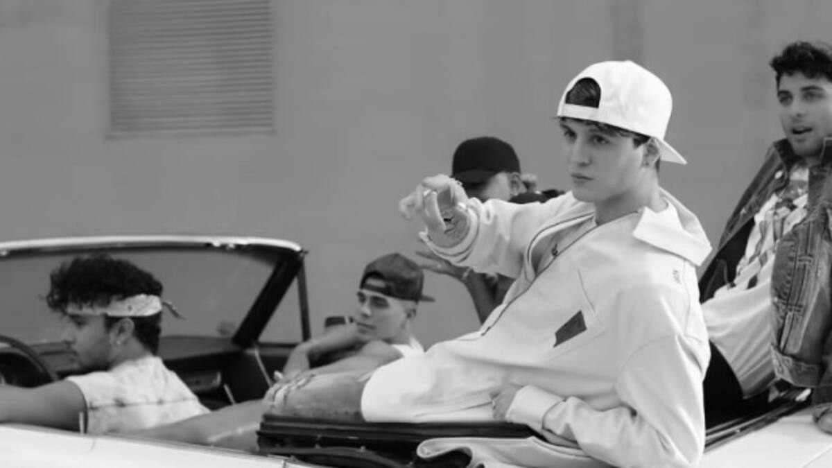CNCO estrena "Tan Enamorados"