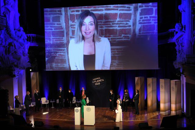 Conexión con Sandra Barneda en la ceremonia de los Premios Planeta 2020.