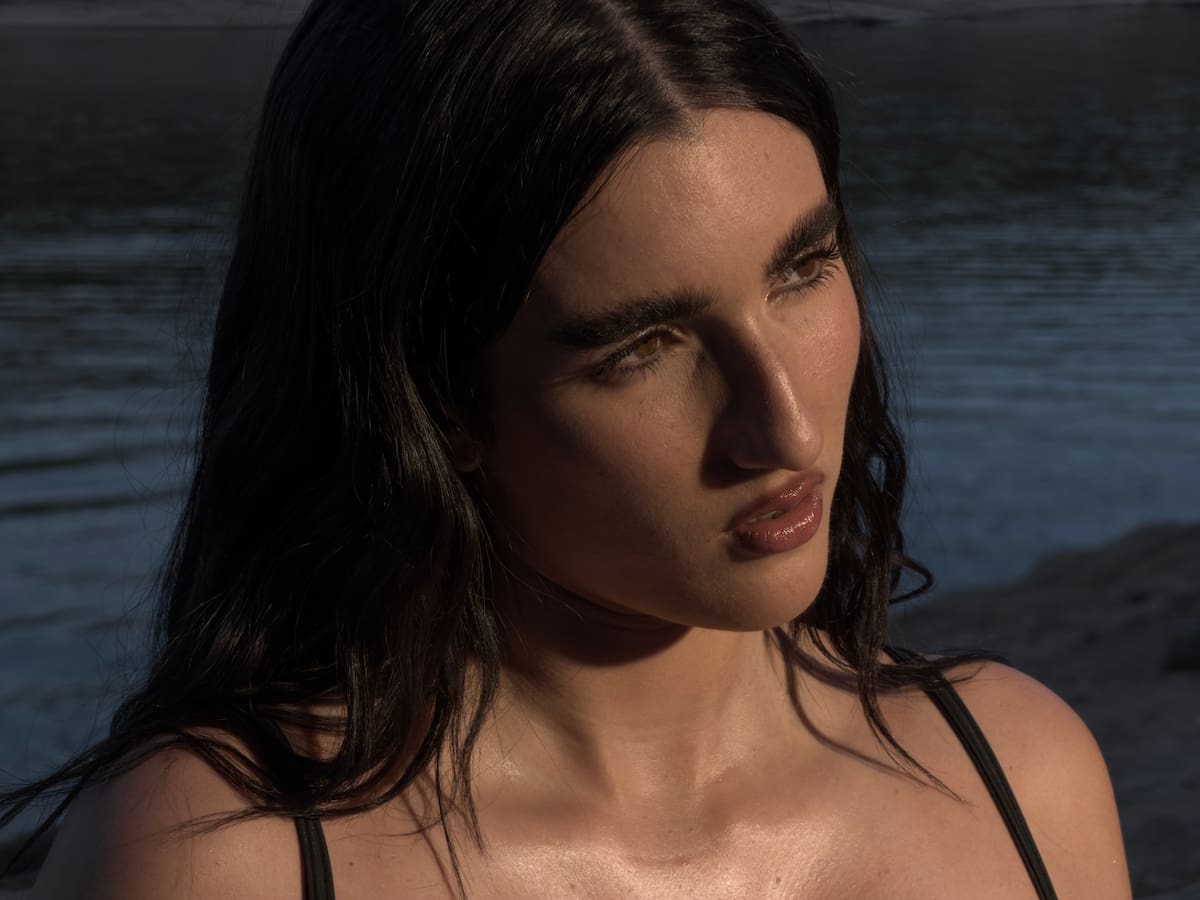 Judeline se despide del 2025 con 'Verano Saudade' (y repite colaboración con Dellafuente)