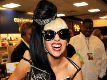 11 años de ‘Born This Way’: El disco que retó a la Iglesia, creó un fenómeno y le dio un castillo a Lady Gaga