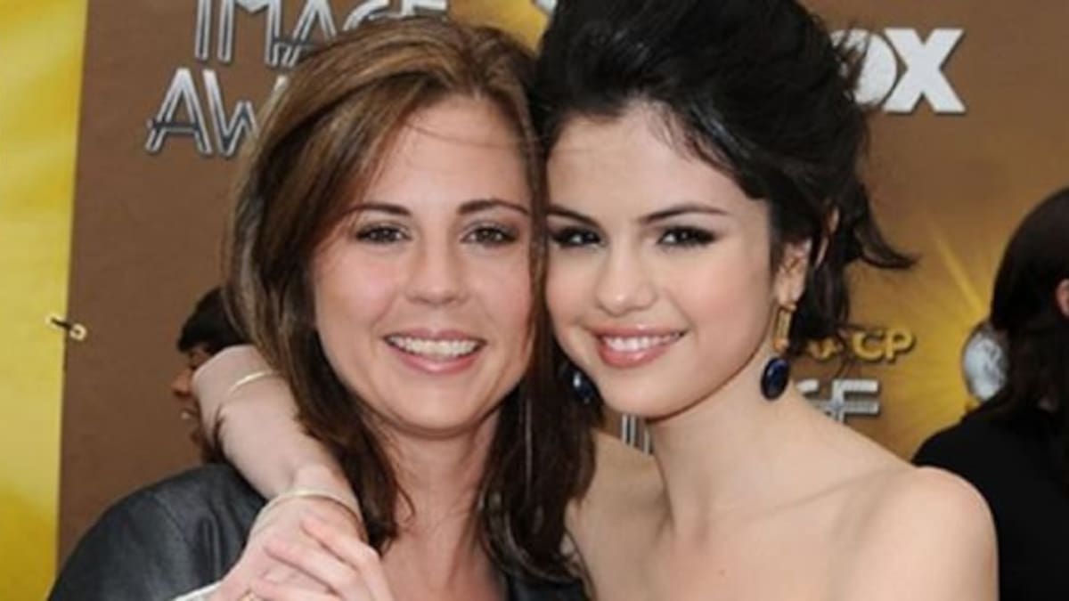 Selena Gómez le dio la peor noticia a su mamá