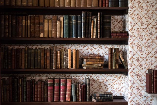 Otro libro que todo el mundo debería leer es &#039;Cumbres borrascosas&#039;.