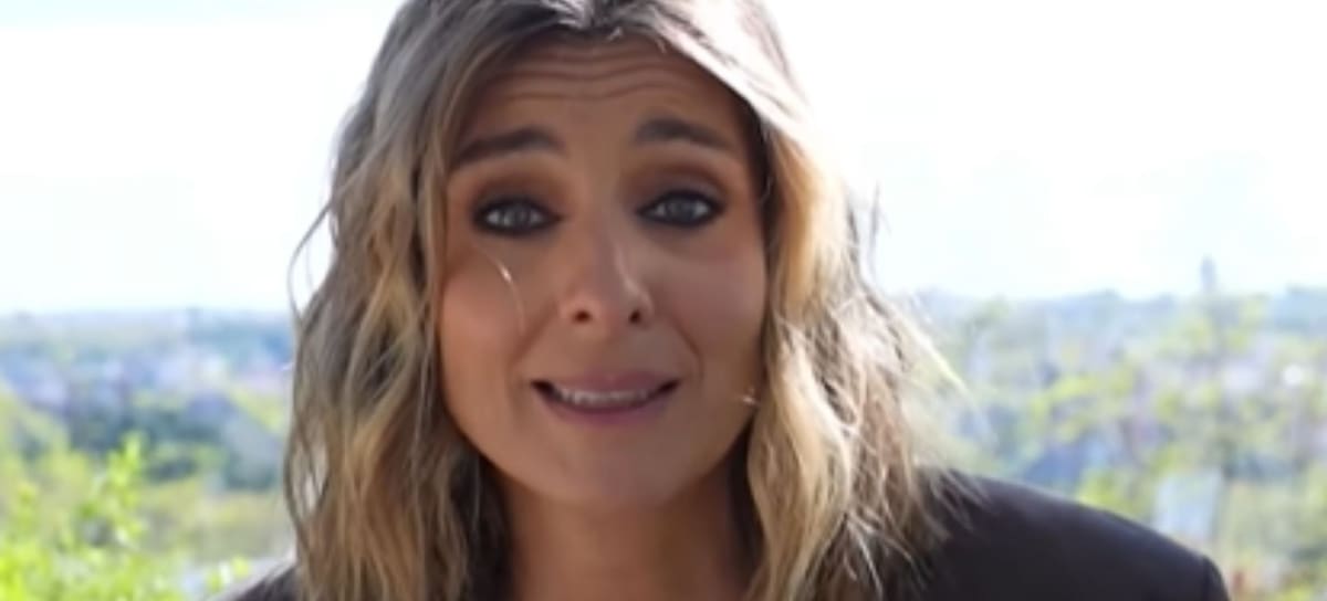 Sandra Barneda se pone seria en 'La isla de las tentaciones 10'.