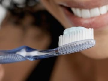 ¿Cuál es la mejor pasta de dientes y cómo se tienen que cepillar los niños?