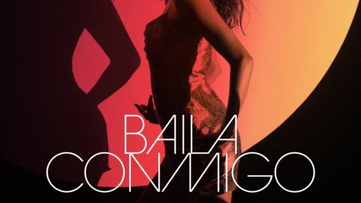 Selena Gomez junto a Rauw Alejandro en “Baila Conmigo”