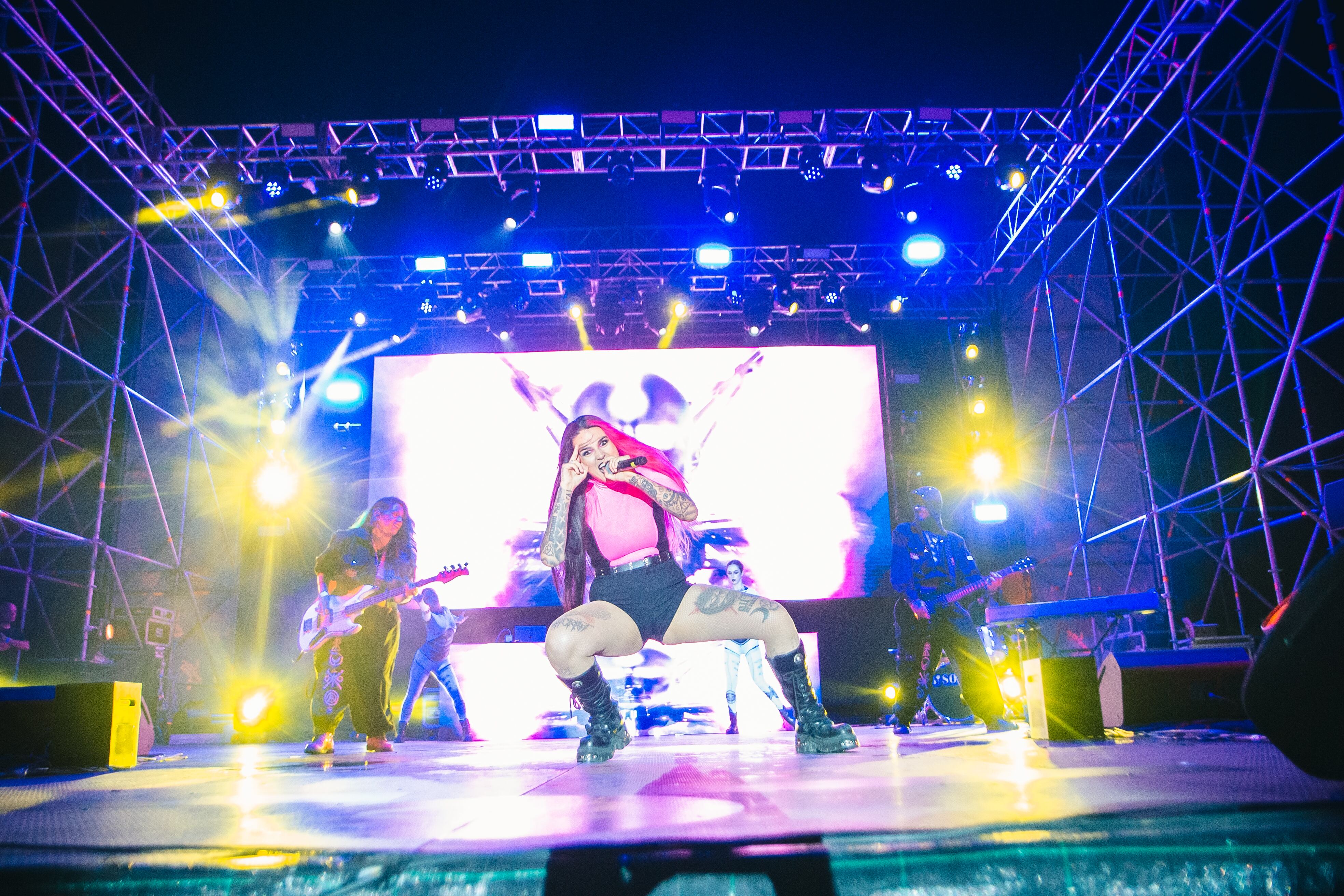 Megara desató la locura con '11:11' y 'Arcadia'.