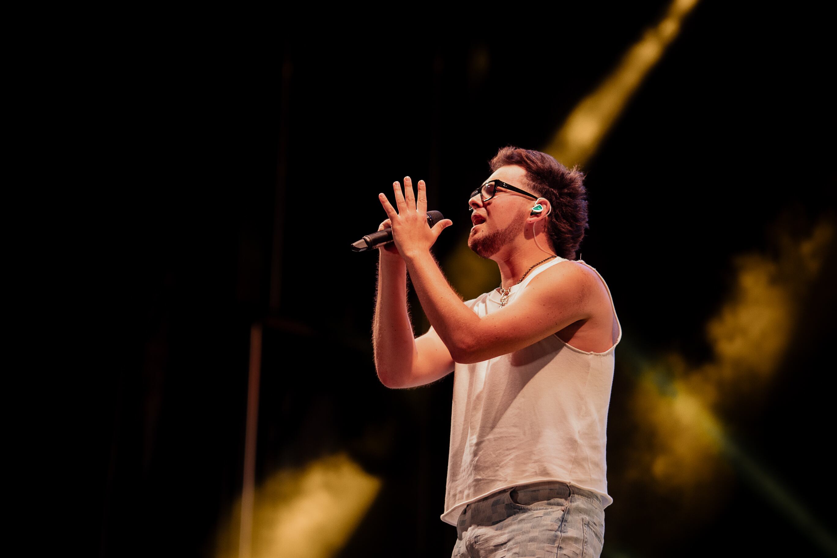 Hilario tampoco quiso perderse el gran estreno de LOS40 Summer Live 2025 en Cáceres y lo dio todo con su público.