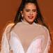 Rosalía celebra el éxito de su hit con Bad Bunny con una enorme copa de vino