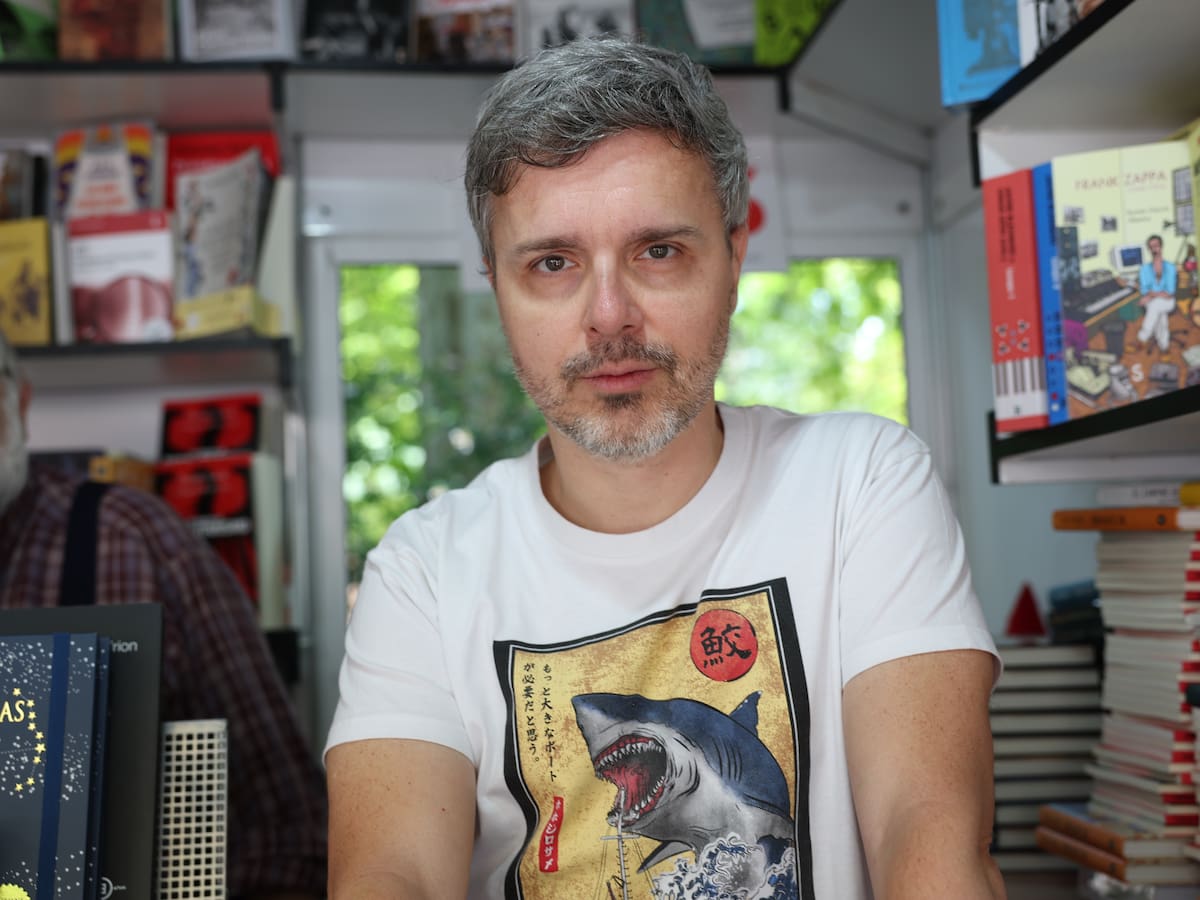 Juan Gómez-Jurado aparca el universo ‘Reina Roja’ para compartir ‘Mentira’: Fecha de lanzamiento y avance de la trama