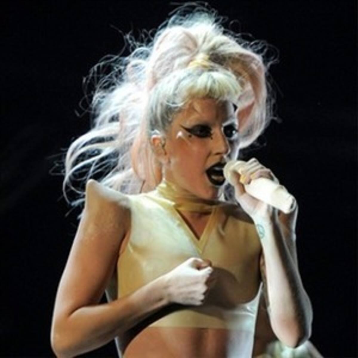 Lady Gaga: 'Escribí 'Hair' en el váter'