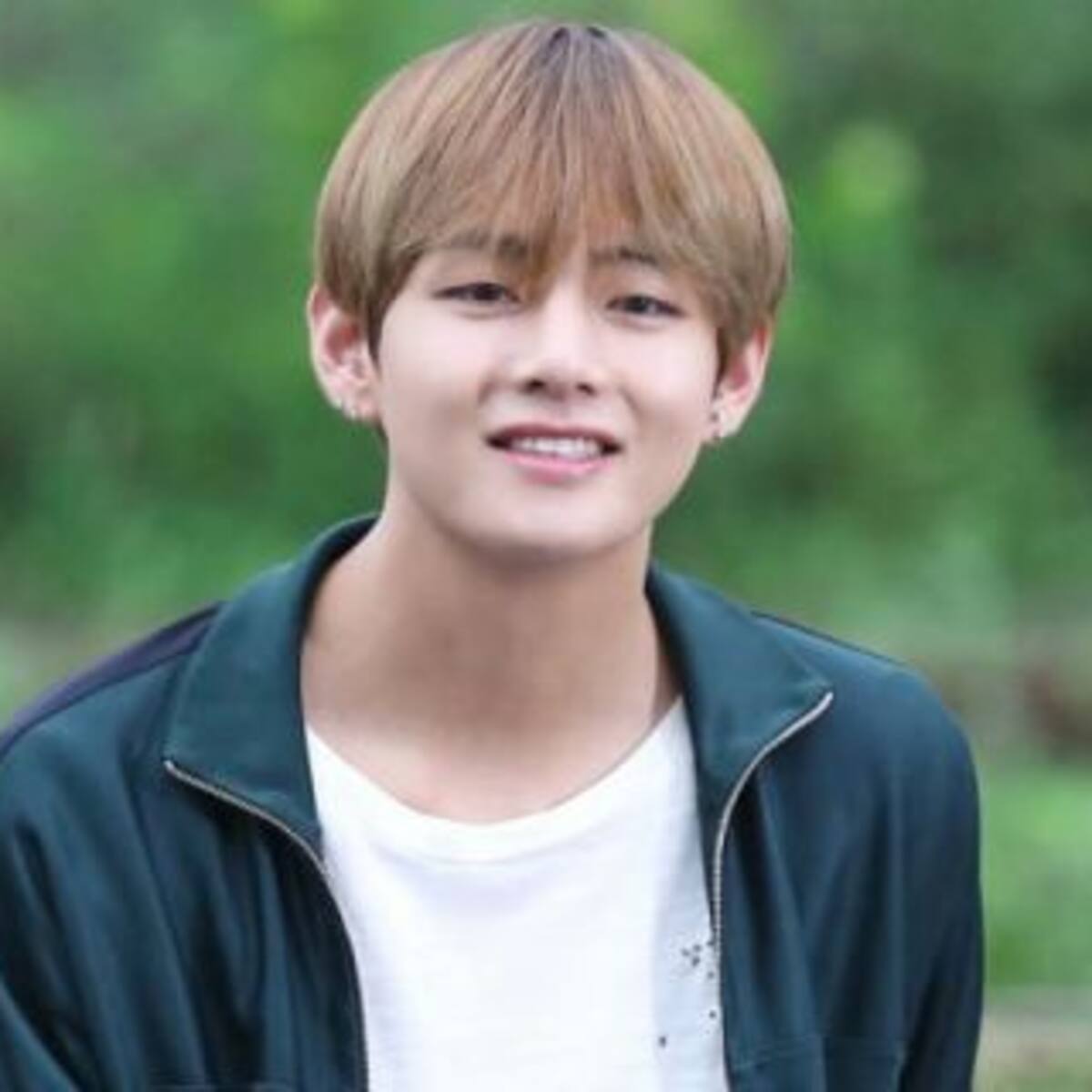V de BTS lloró durante un show en Francia