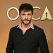 5 claves para entender por qué Jonathan Bailey es el hombre del momento