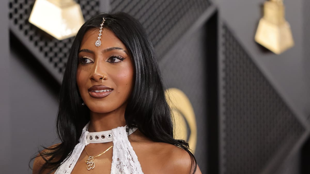 Lara de KATSEYE desvela el signficado de "Eat zucchini" en 'Internet Girl': "Creo que es bastante obvio"