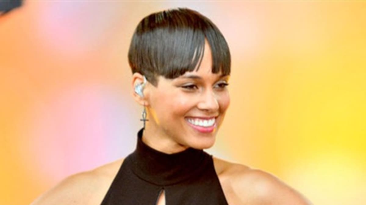 Alicia Keys debuta con el cabello muy corto