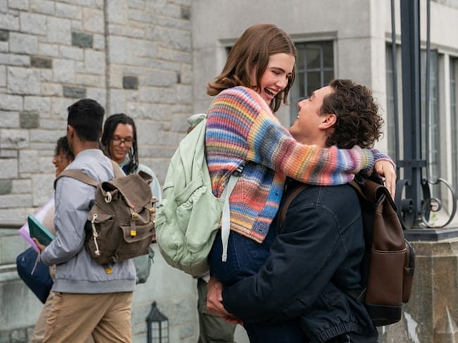 Imagen promocional de la serie de 'Off Campus' cedida por Prime Video