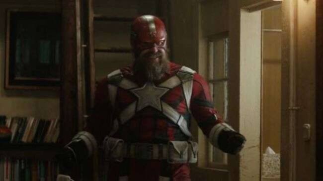 David Harbour en un fotograma de "Viuda Negra"