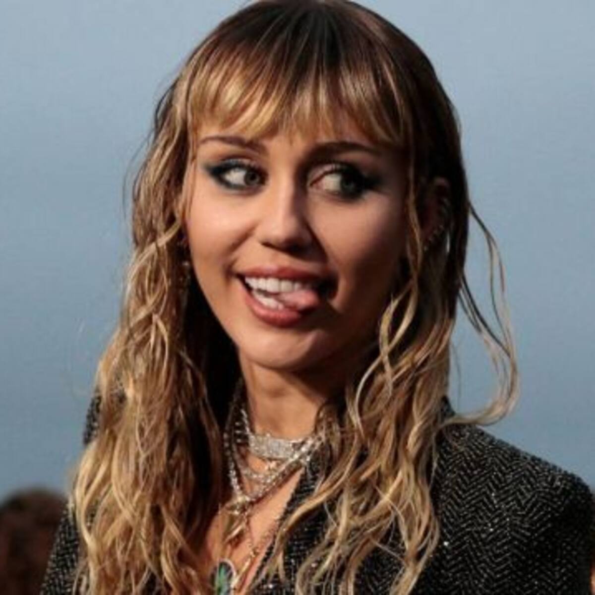 Miley Cyrus le demuestra su amor a Cody Simpson con un tatuaje