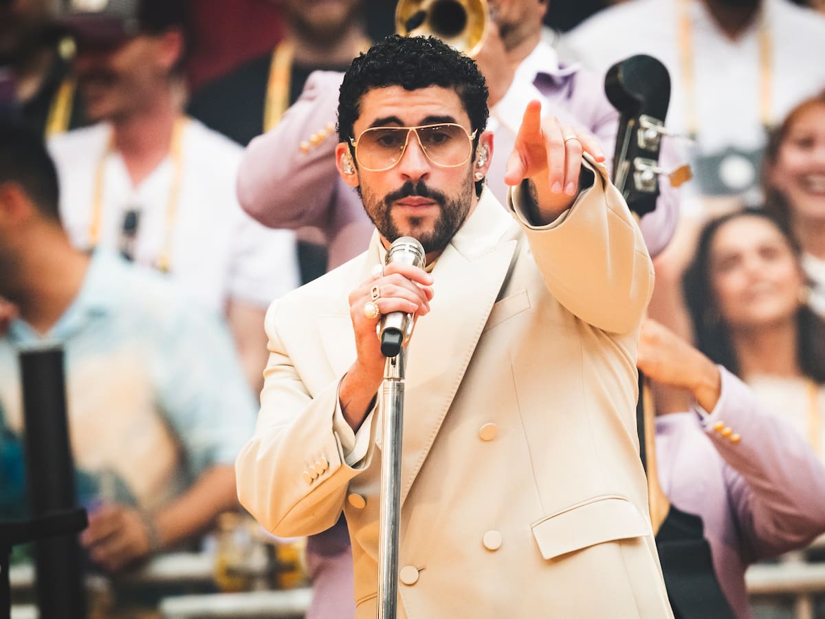 Segunda noche de Bad Bunny en Madrid: Nuevos rostros conocidos en la casita y un invitado llegado desde Puerto Rico para la canción exclusiva