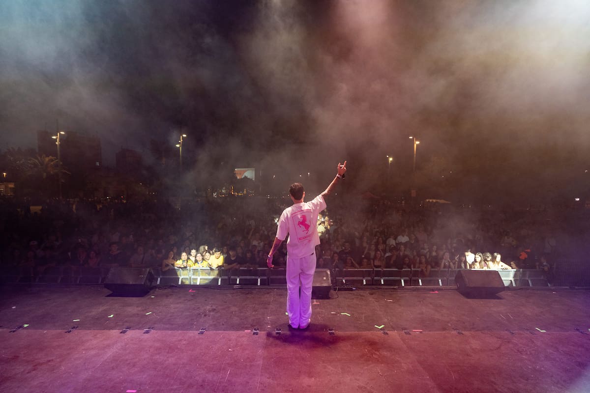 También puso ritmo y fiesta a la noche demostrando una vez más que es una de las mayores promesas del pop urbano de nuestro país.