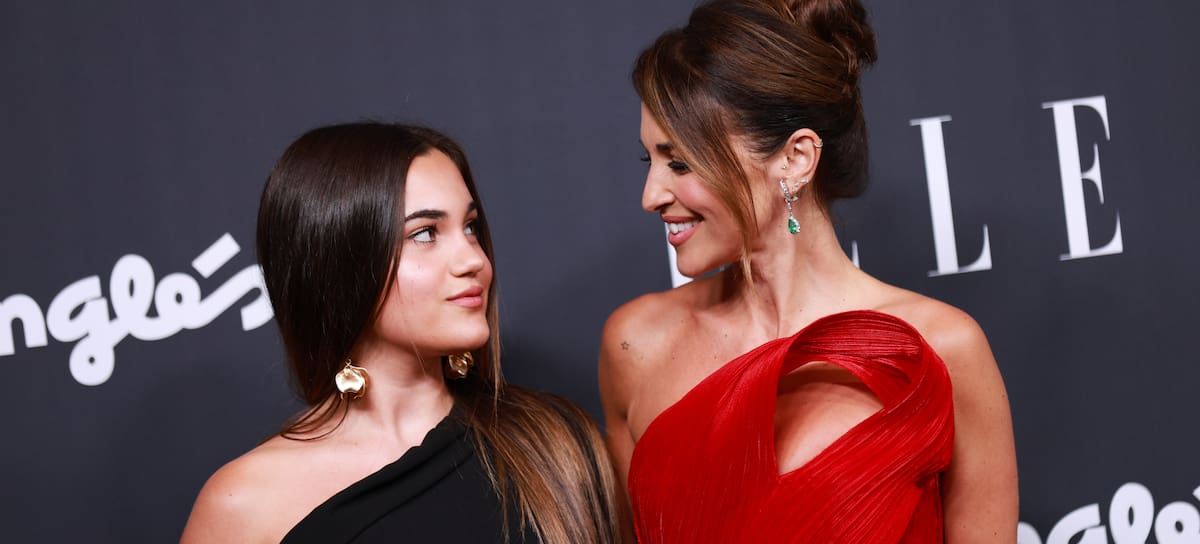 Daniella Bustamante y su madre, Paula Echevarría, en los premios 'ELLE Style Awards 2025' en el Teatro Real de Madrid.